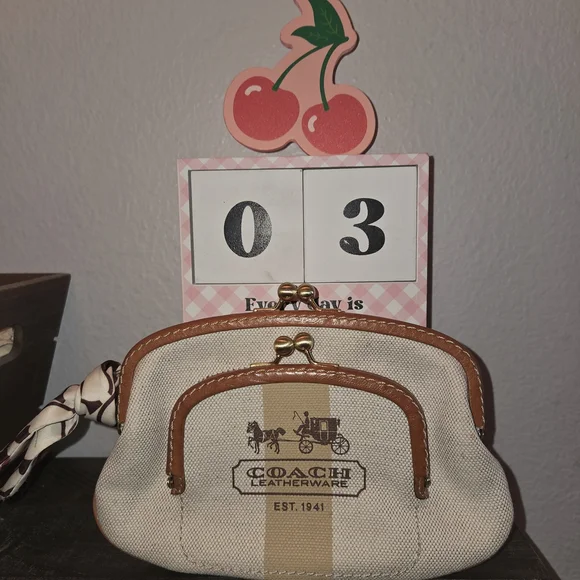 Coach Beige and Brown Leatherware Wallet - Picture 4 of 8